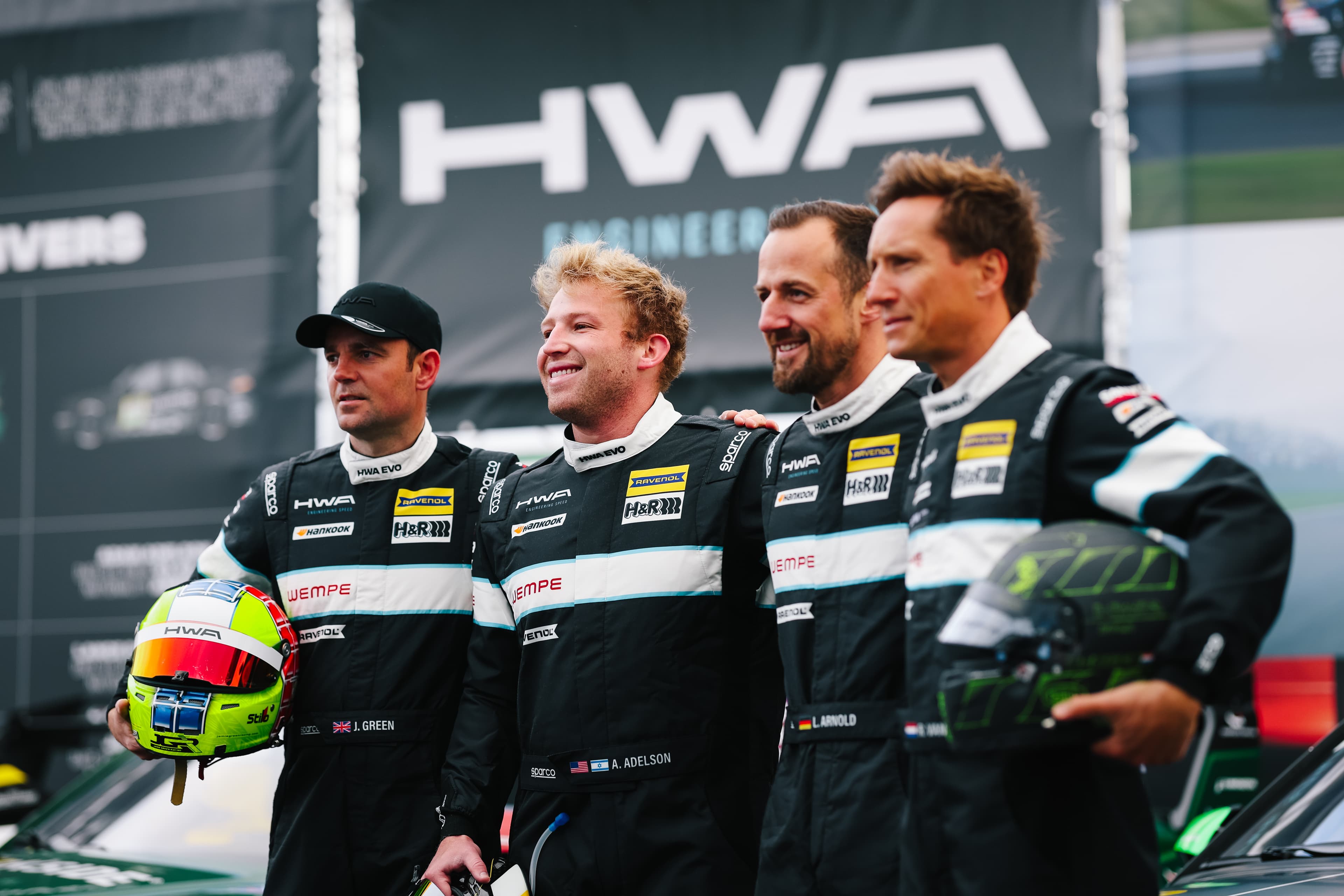 HWA EVO.R Fahrerteam des 24h Rennens am Nürburgring